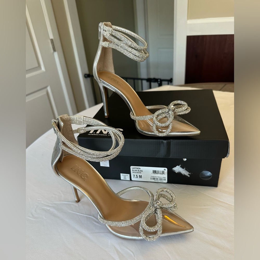 I.N.C. Laynea Silver Bling Pumps | pre-owned | - Picture 4 of 6